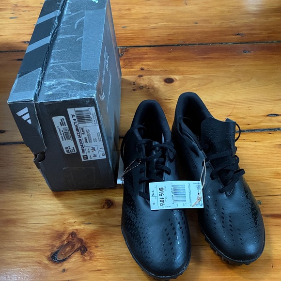NWT Adidas Predator Accuracy 4 soccer cleats men’s 9.5 / women’s 10.5 - Picture 2 of 12